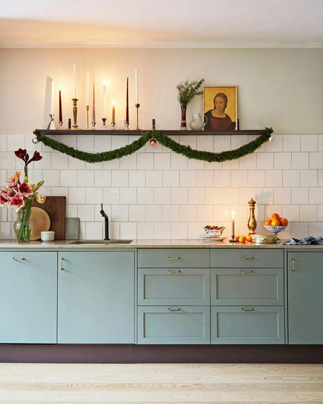 mille_andersson_stokholm_lyseblaat_koekken_handcrafted_interior.