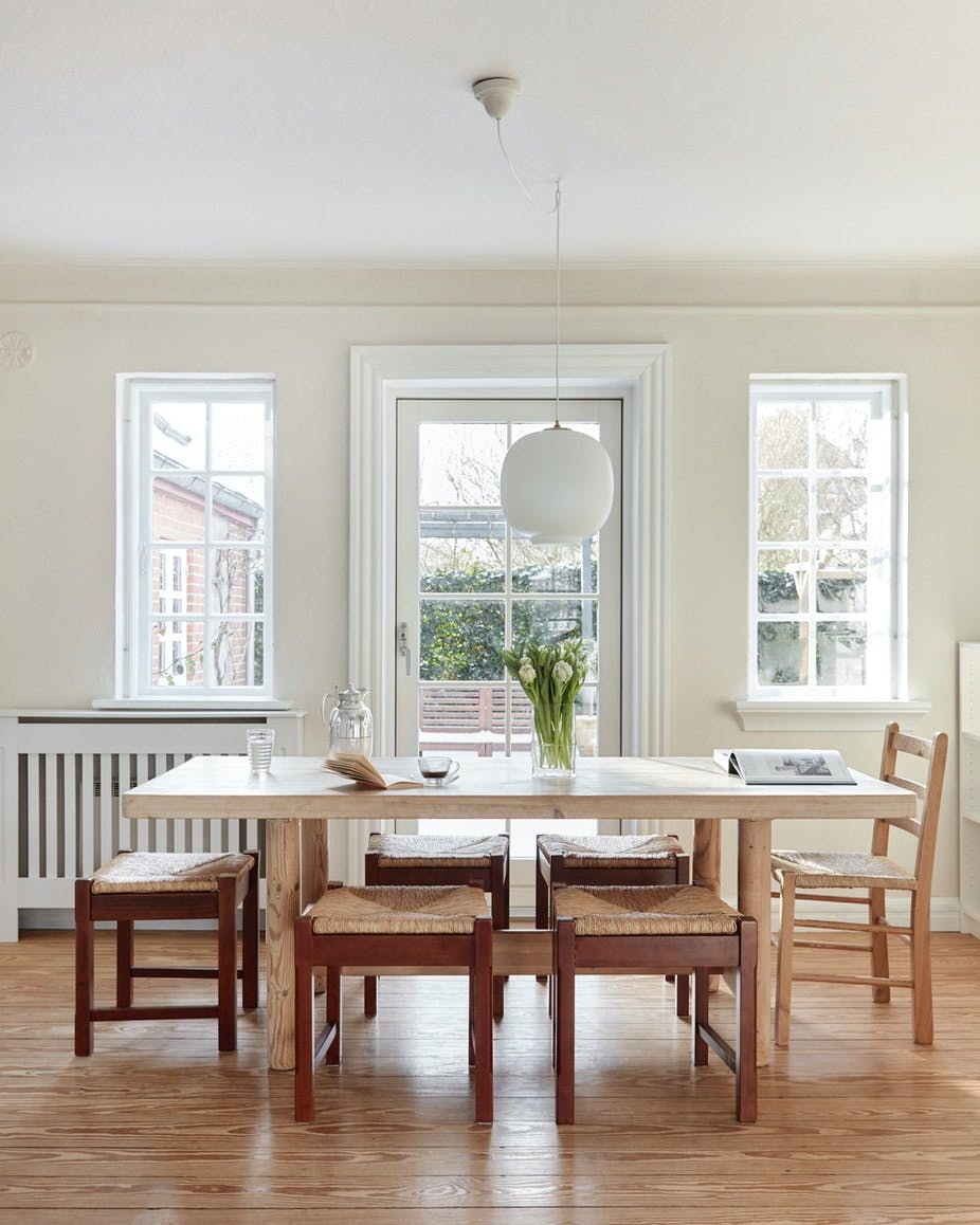 spisebord_fyrretraesbord_rainer_daumiller_mia_mortensen