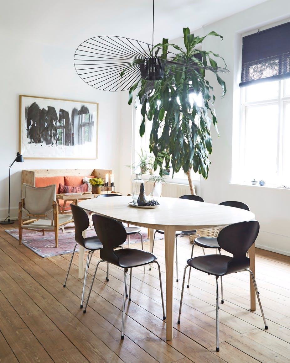 spisebord_i_trae_dsignet_mads_k_johansen_anitta_behrendt.