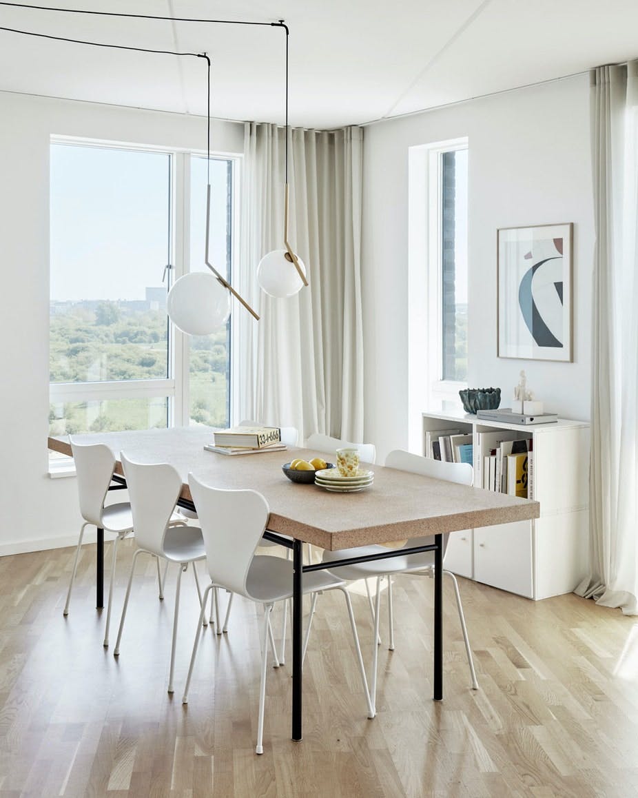 spisebord_ilse_crawfor_ikea_kork_sort_stel_martin_soelyst