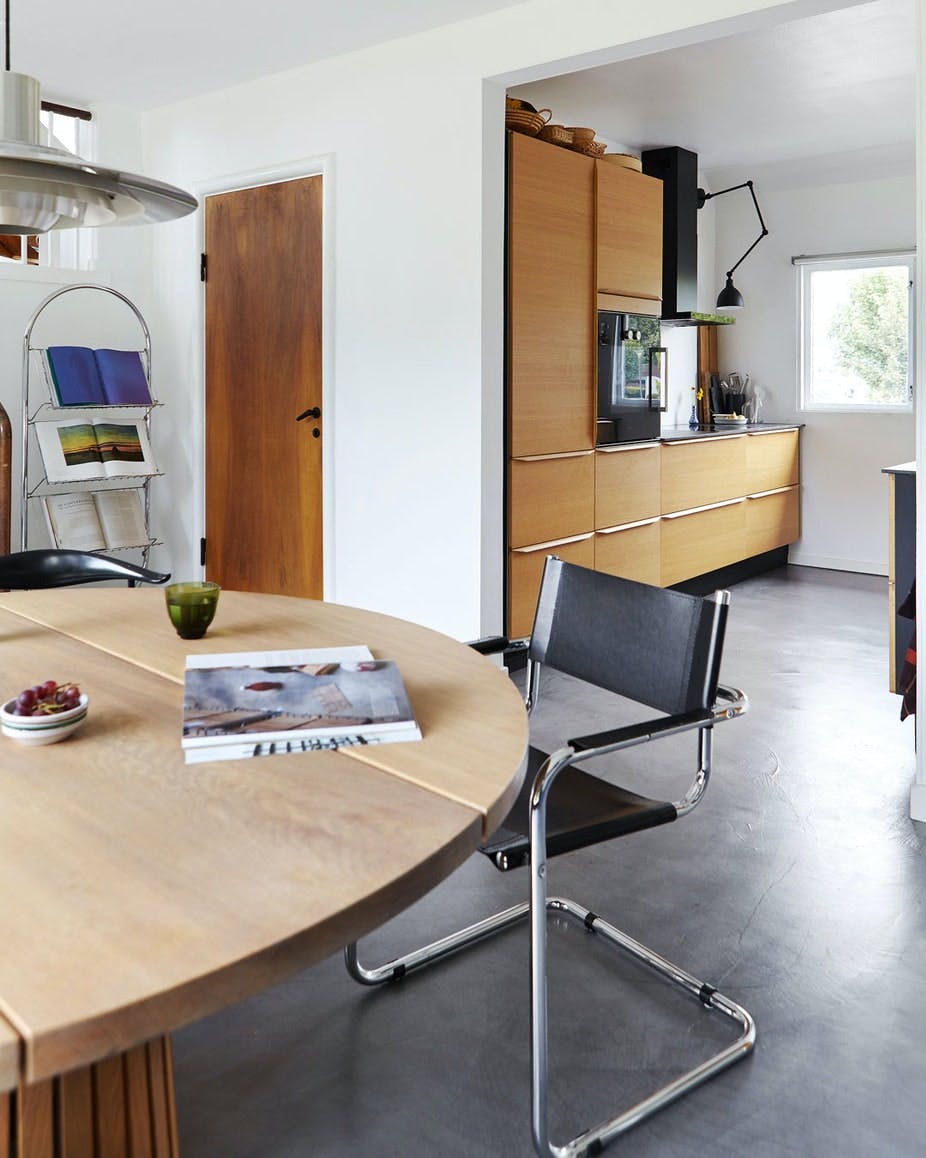 spisebord_rundt_traefolk_eg_mia_mortensen