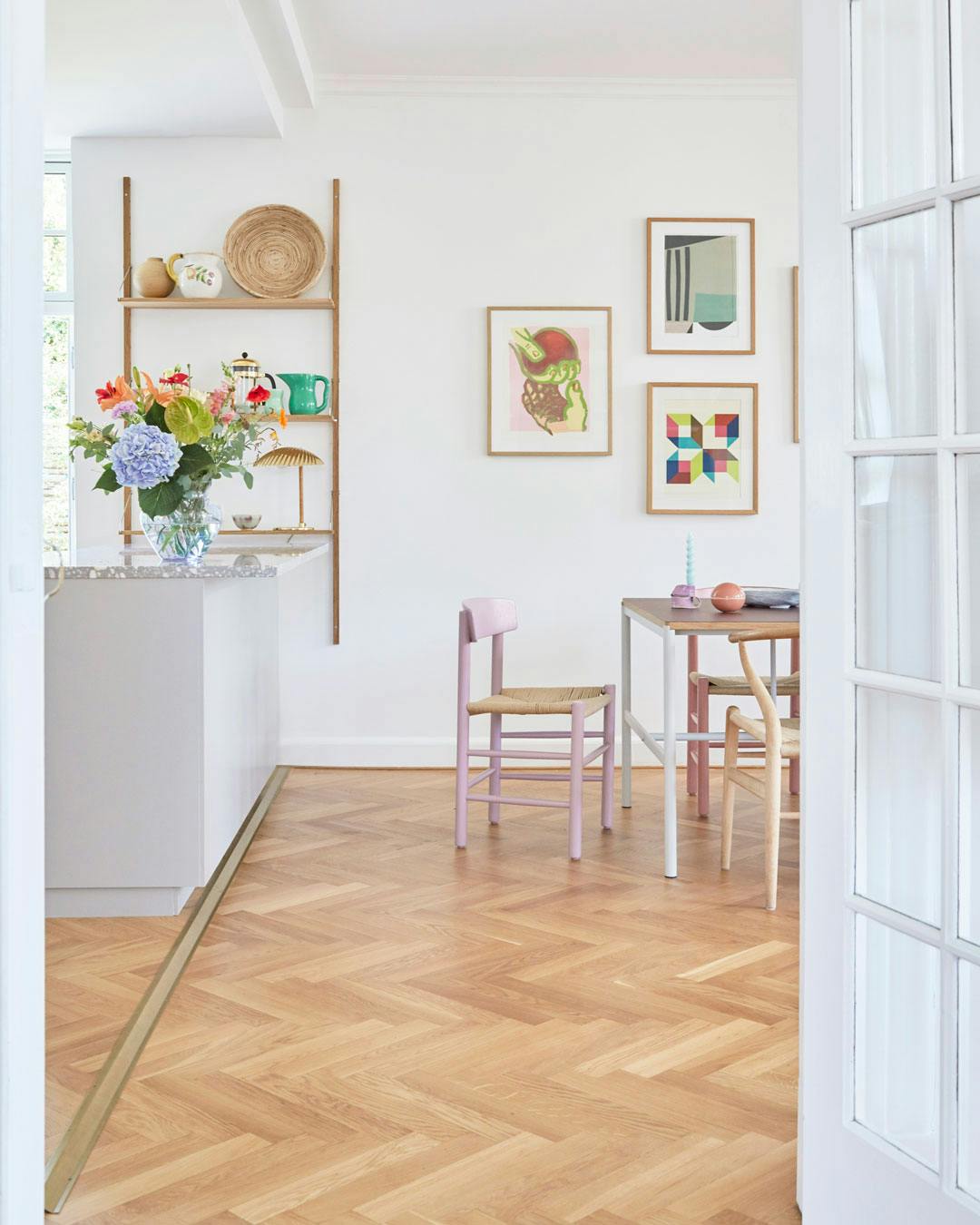 Spisestue med Børge Mogensen Folkestol i lilla