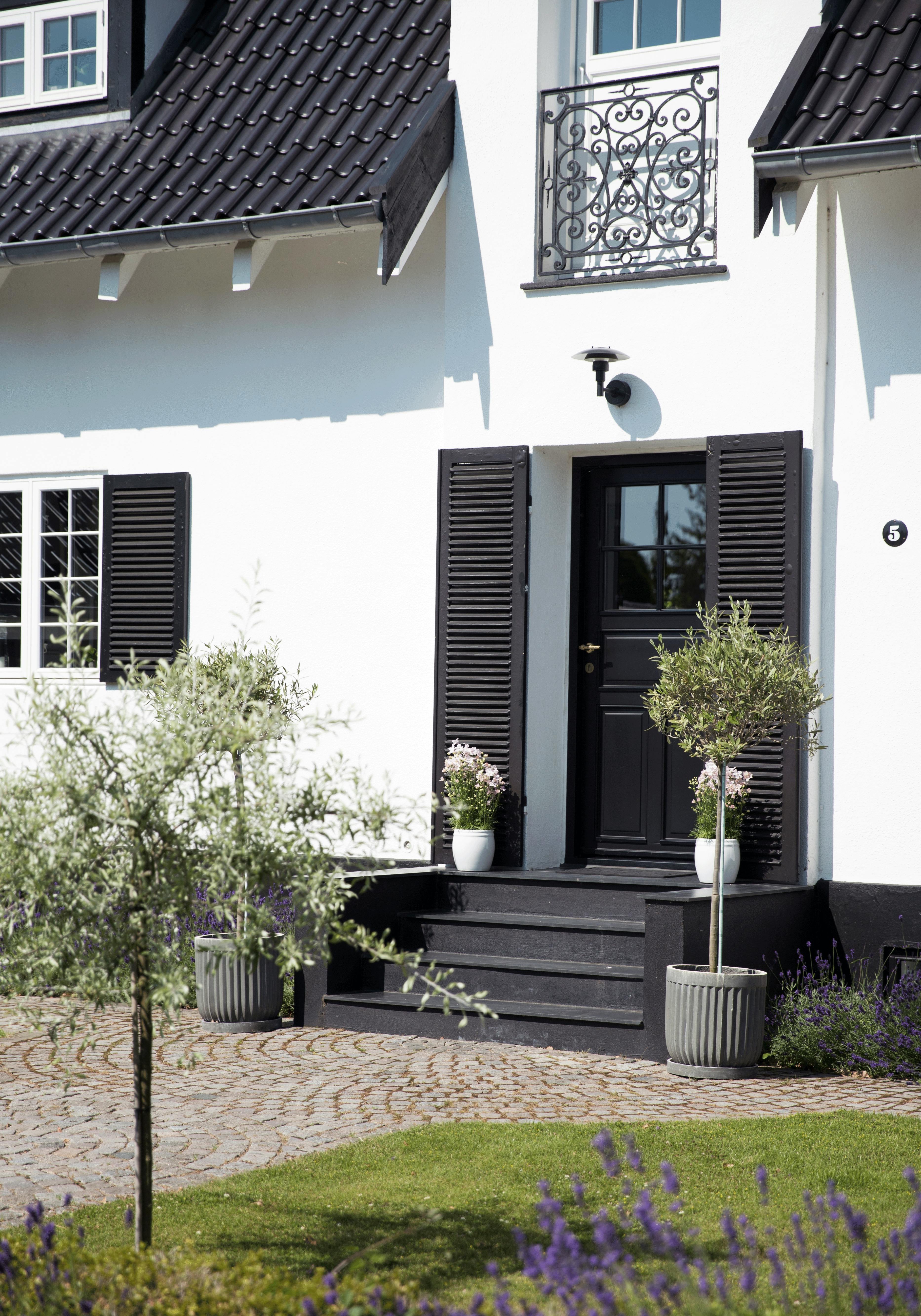 Klassisk patriciervilla med pastelfarver