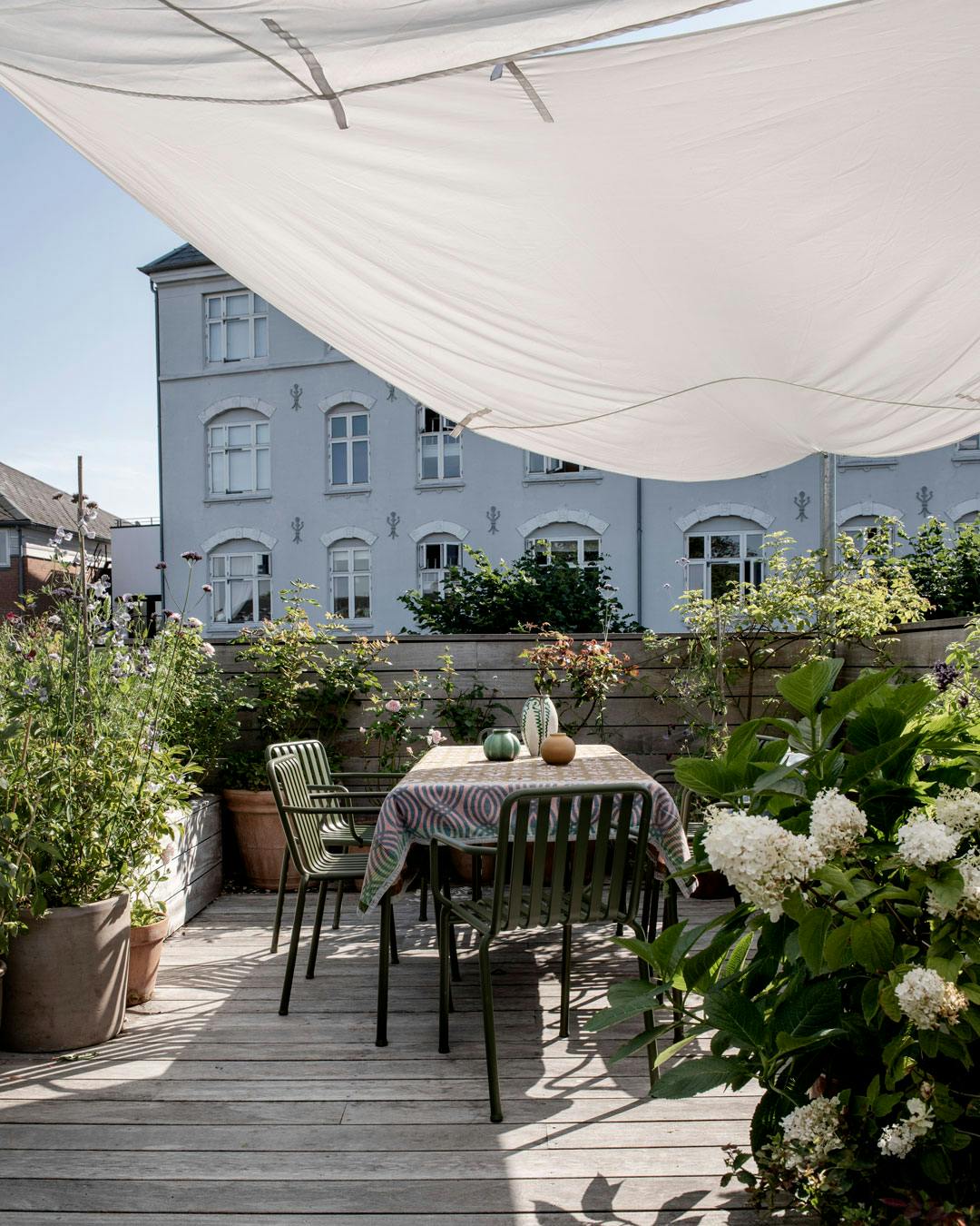 tagterrasse_inpiration_indretning_hay_solsegl