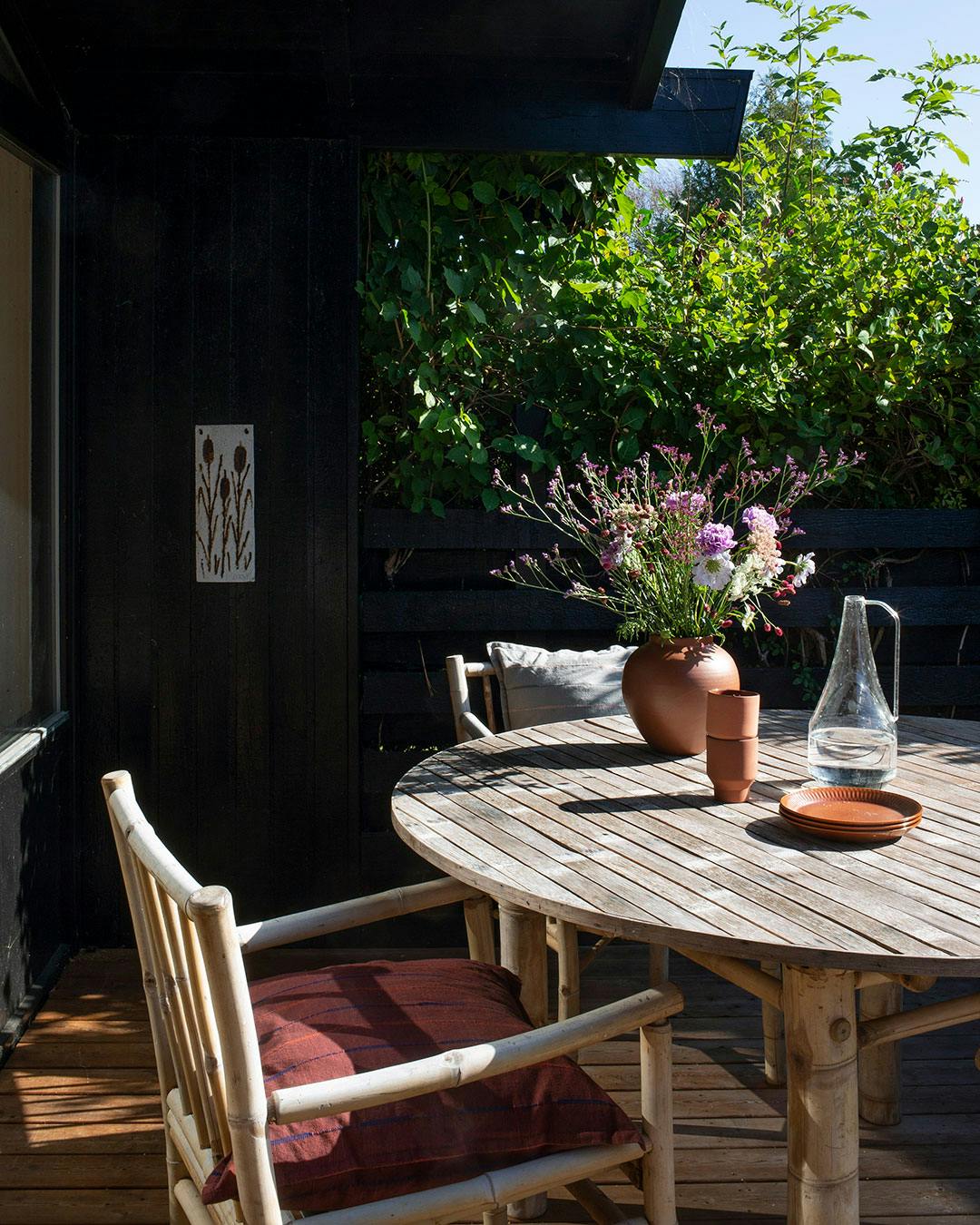 terrasse_indretning_ideer_rundt_bord