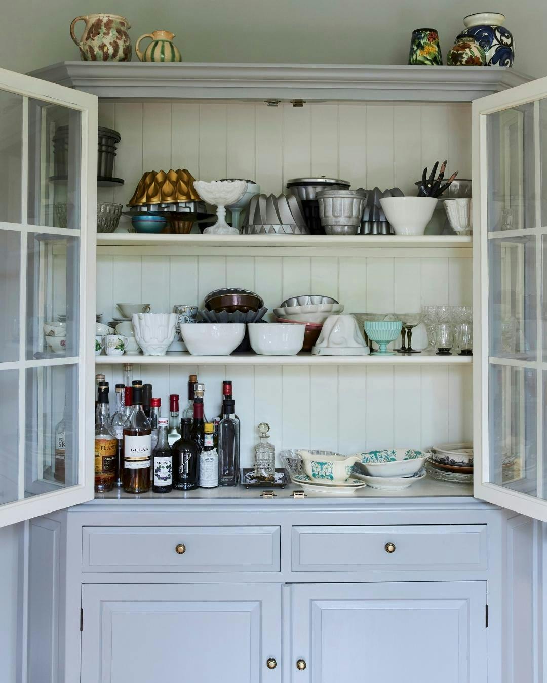 vitrine_service-keramik-vintage