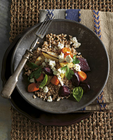Speltsalat med rodfrugter og feta