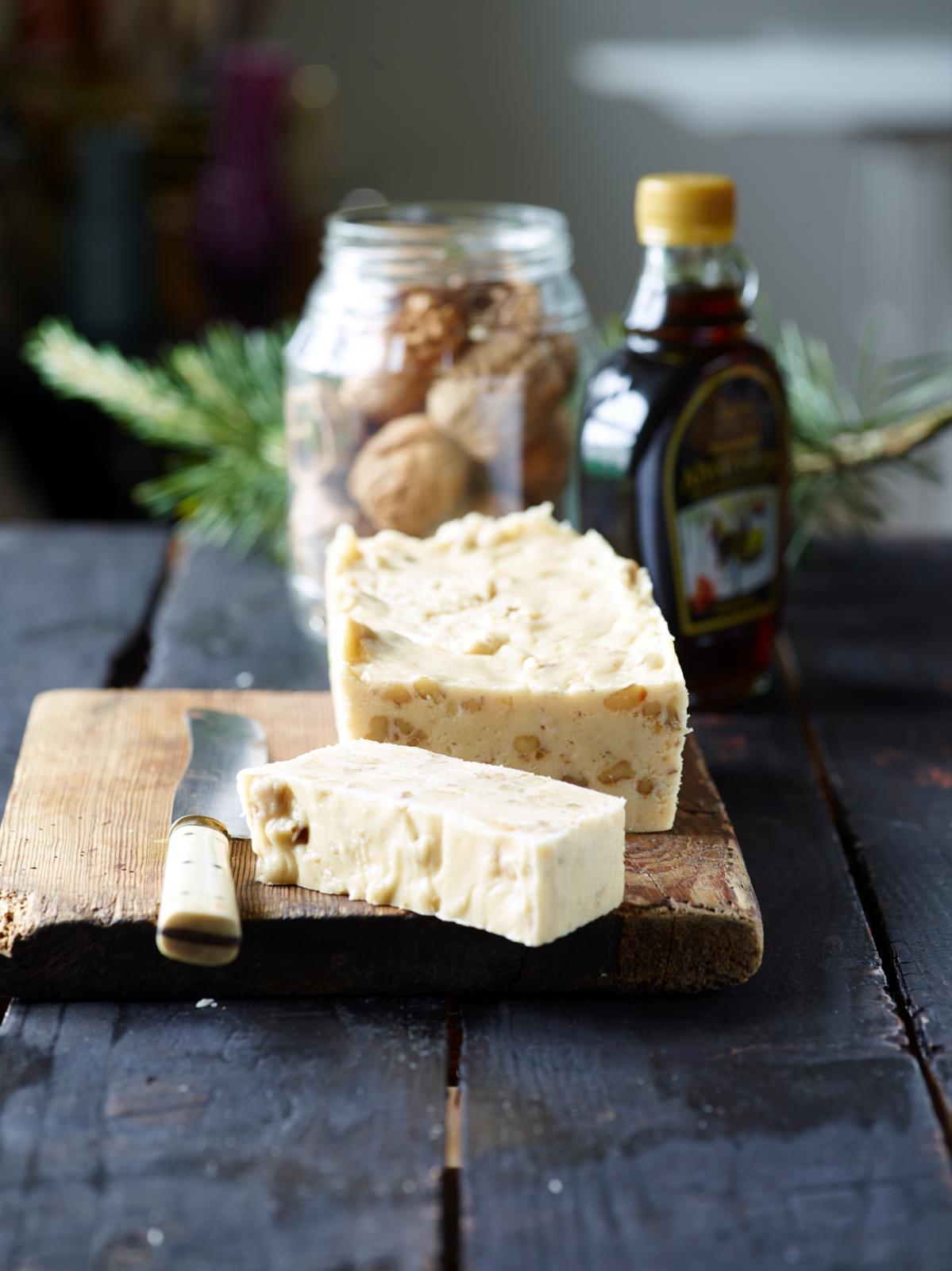 Valnøddefudge med ahornsirup