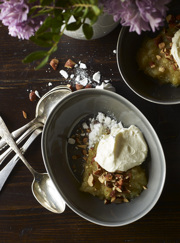 Æblekage med marengs opskrift