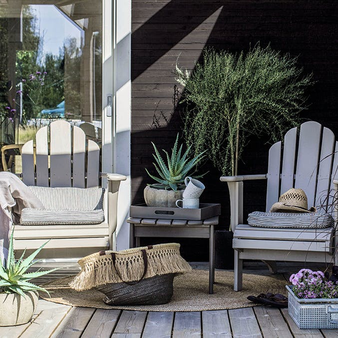 https://imgix.isabellas.dk/media/article/beckers-deck-gnejs9129-elfenben003-grafit009-lergra047-linne046-rok049-outdoor-living-on-terrace-sweden-2.jpg
