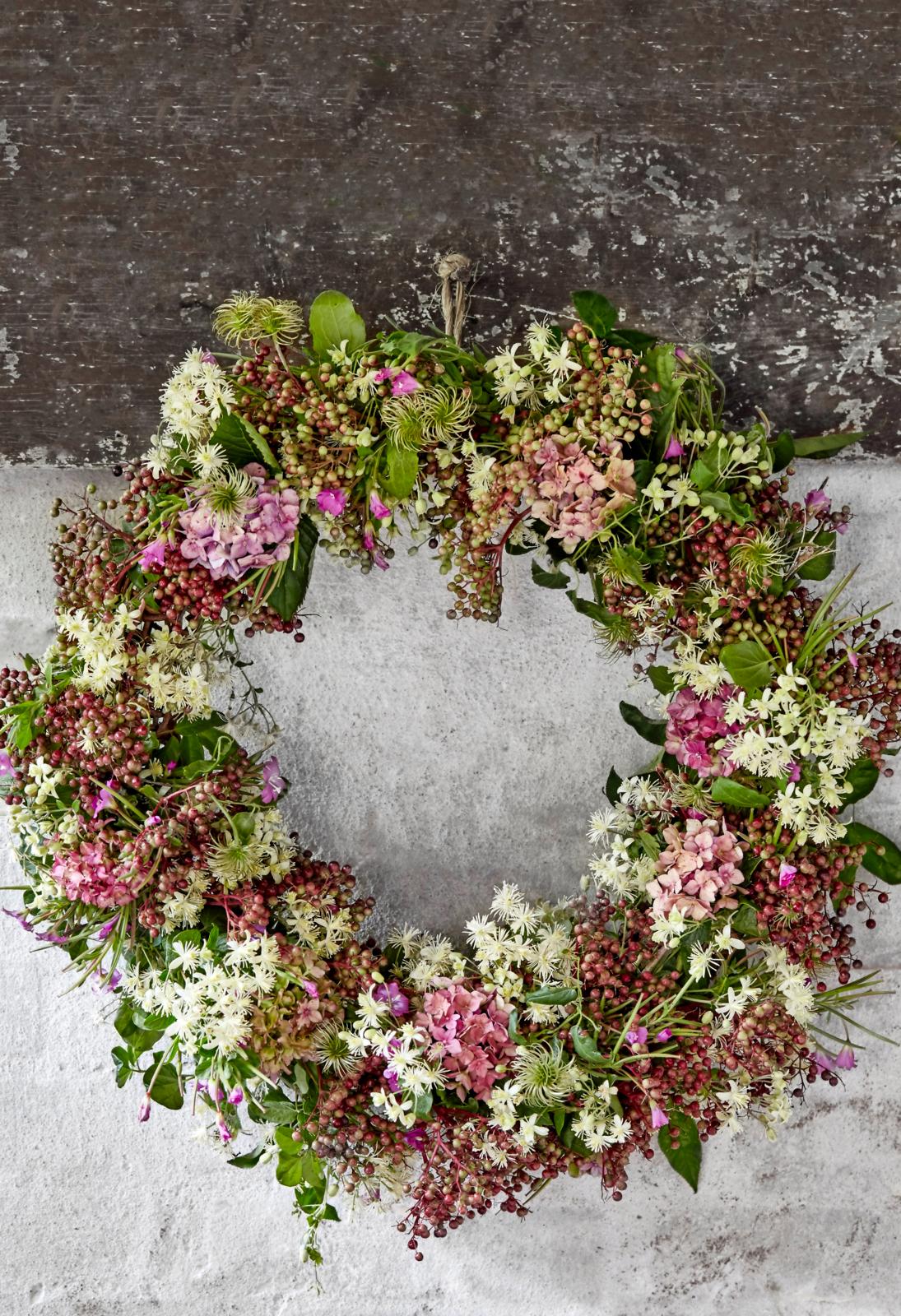 Bind en stor dørkrans