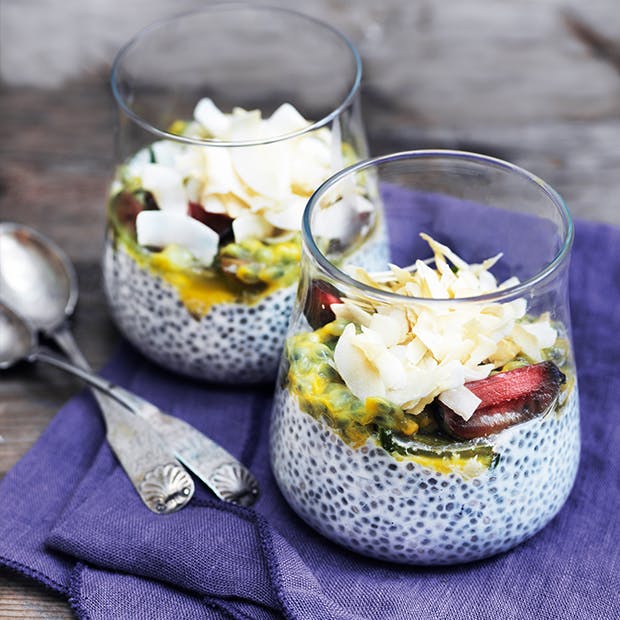 Chiagrød med mango og kokos