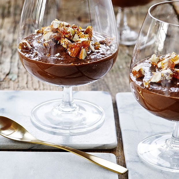 Chokolademousse med Grand Marnier, appelsin og mandelkaramel