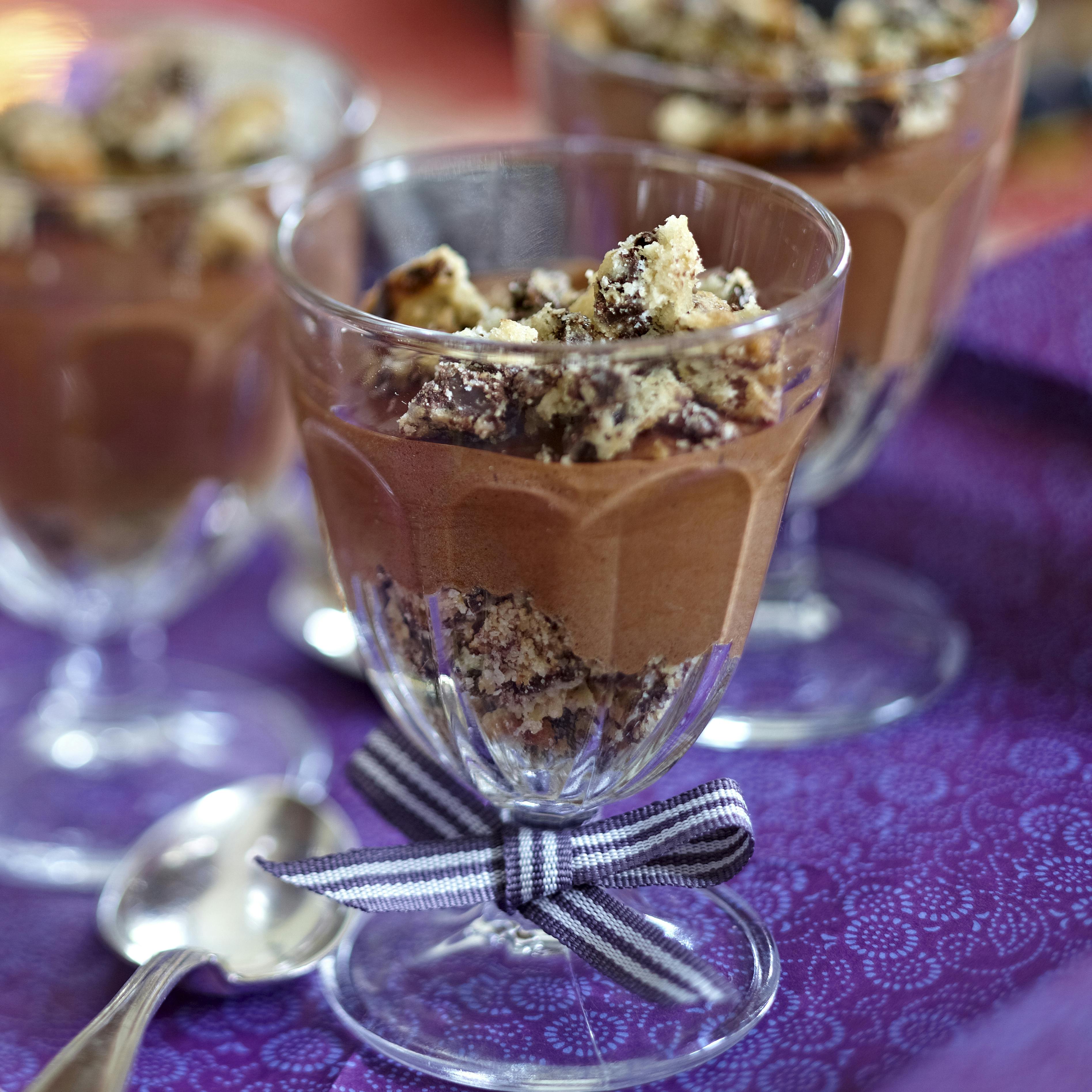 https://imgix.isabellas.dk/media/article/chokolademousse_med_chokoflakes.jpg