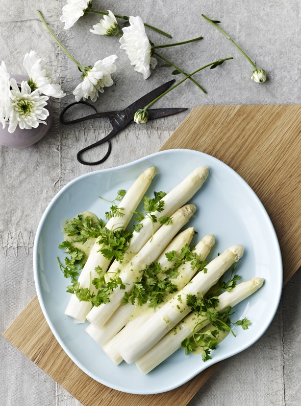 Skrællede, hvide asparges