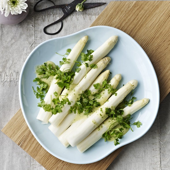 Skrællede, hvide asparges