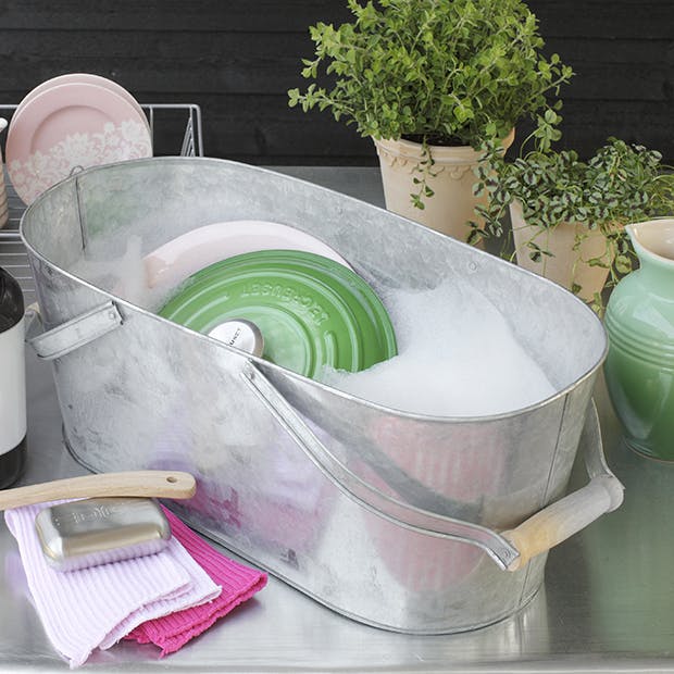 Brug eddike i rengøringen - her er fire husmorråd!