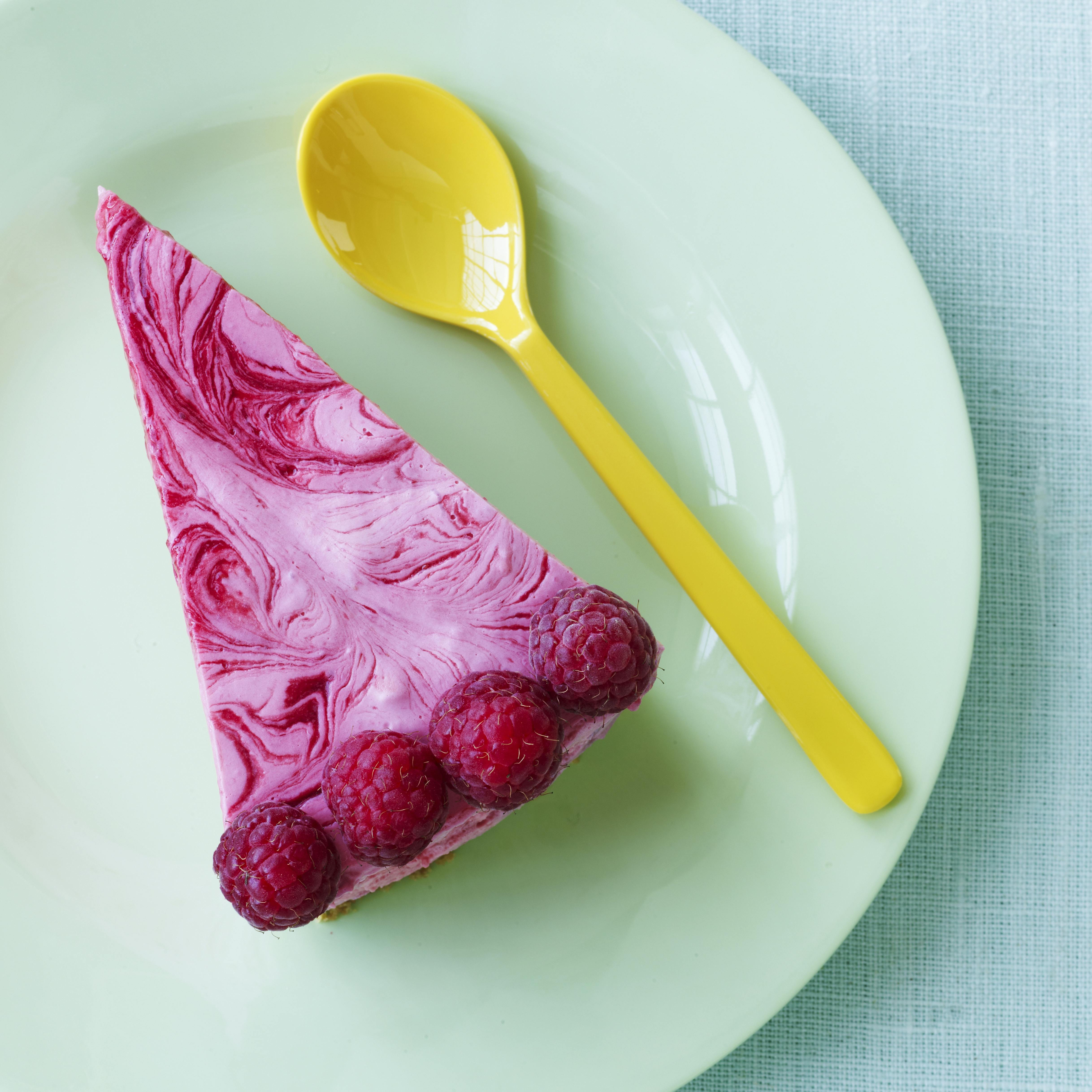 Cheesecake med hindbær og kiksebund