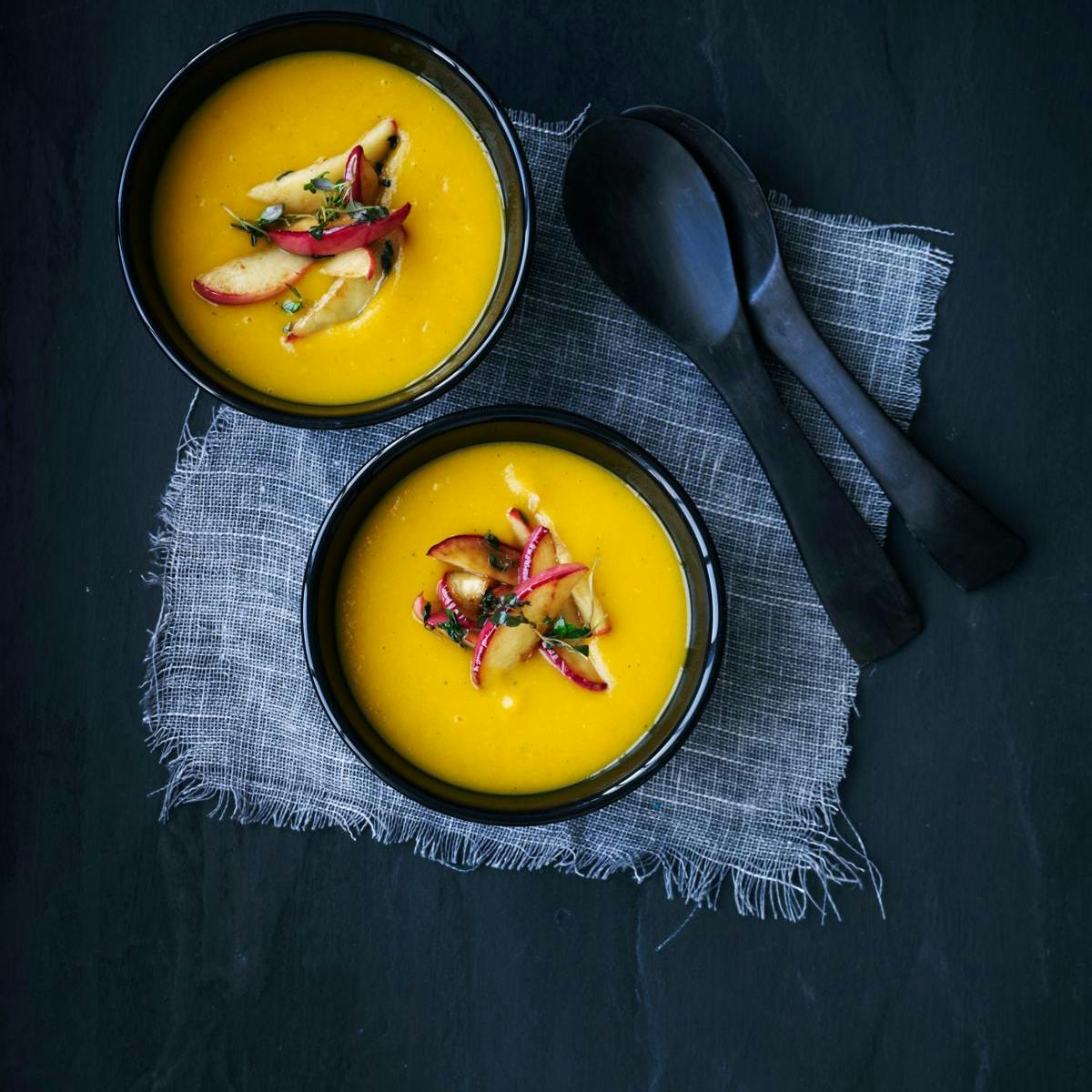 Spicy græskarsuppe med ingefær og hvidløg