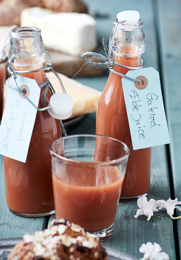 Friskpresset juice med gulerod, æble og ingefær