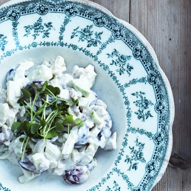 Lækker, cremet waldorfsalat