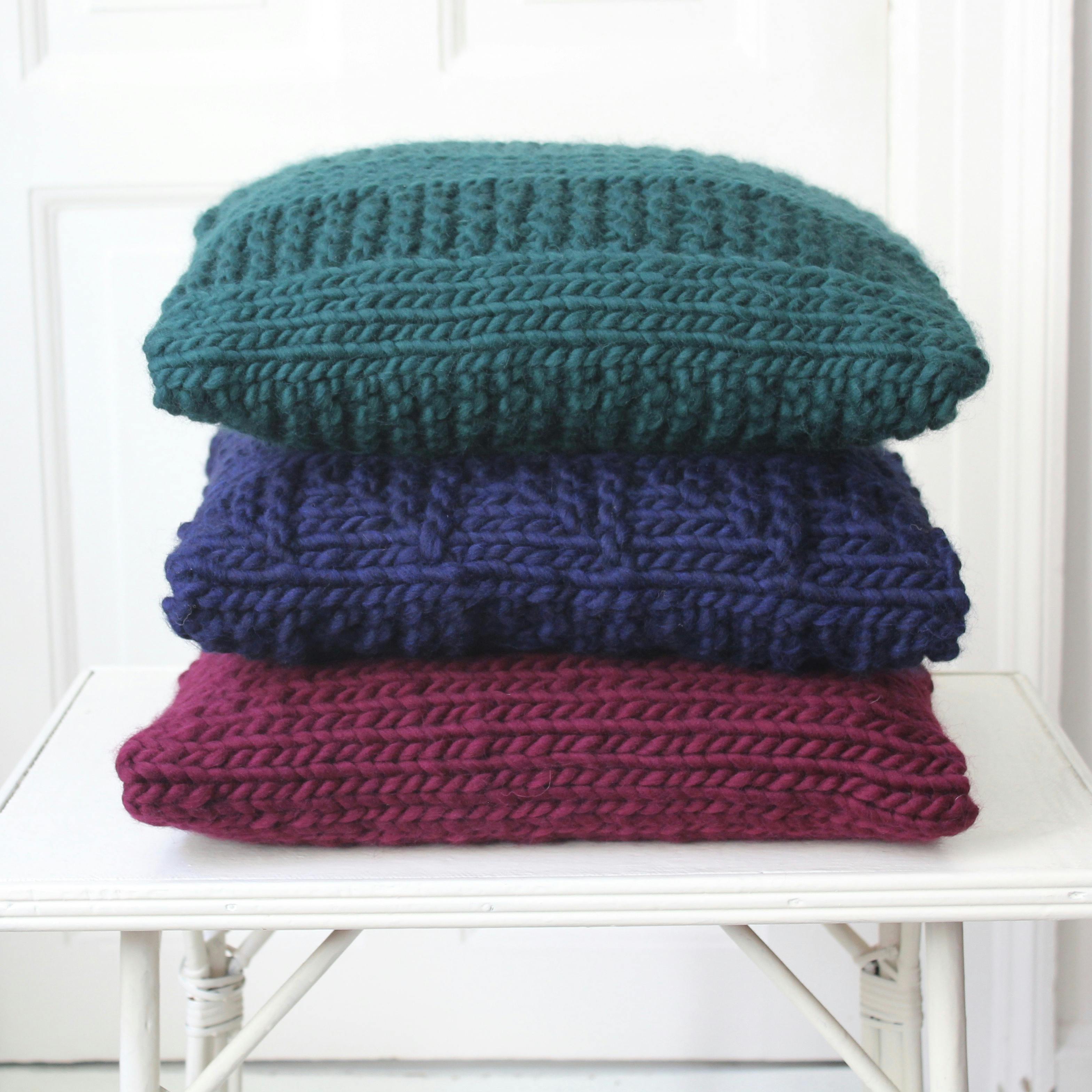 Hjemmelavede pudebetræk syet og strikket