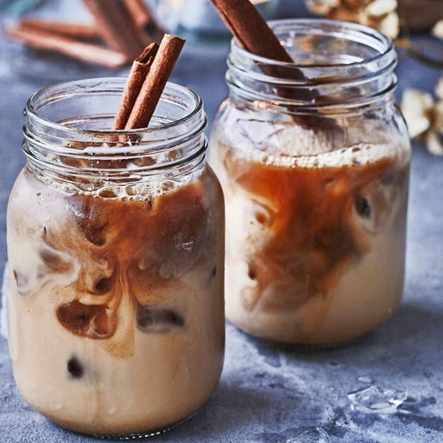 Iskaffe med varme krydderier