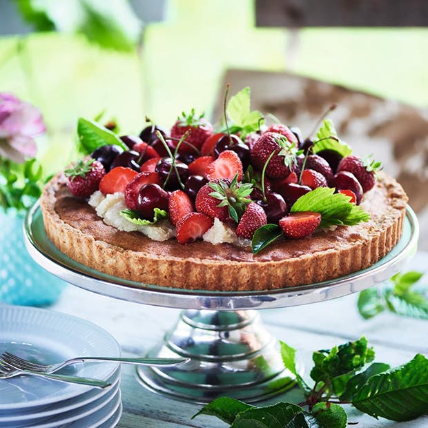 Jordbær-kirsebærtærte