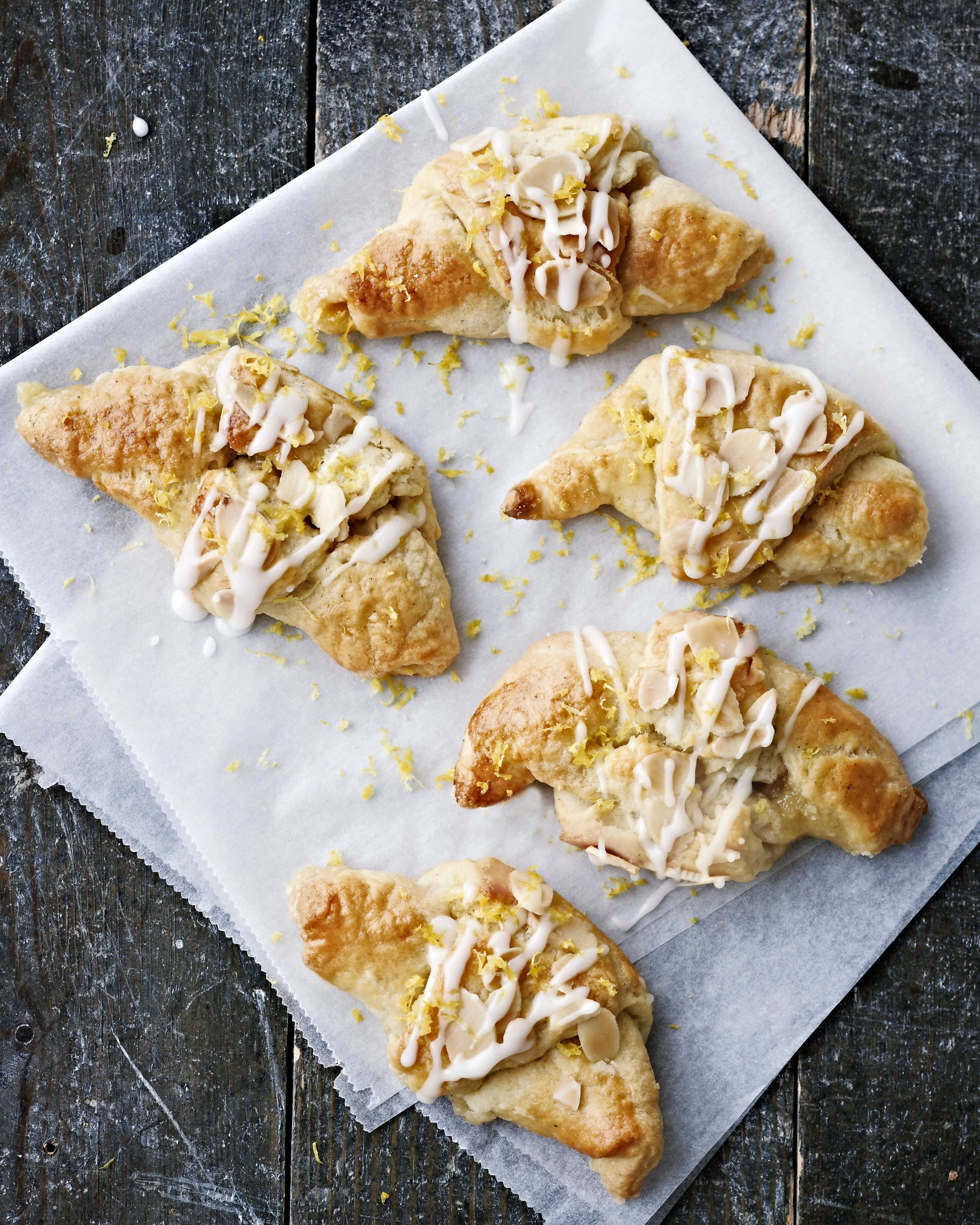 Kærnemælkshorn med citronremonce