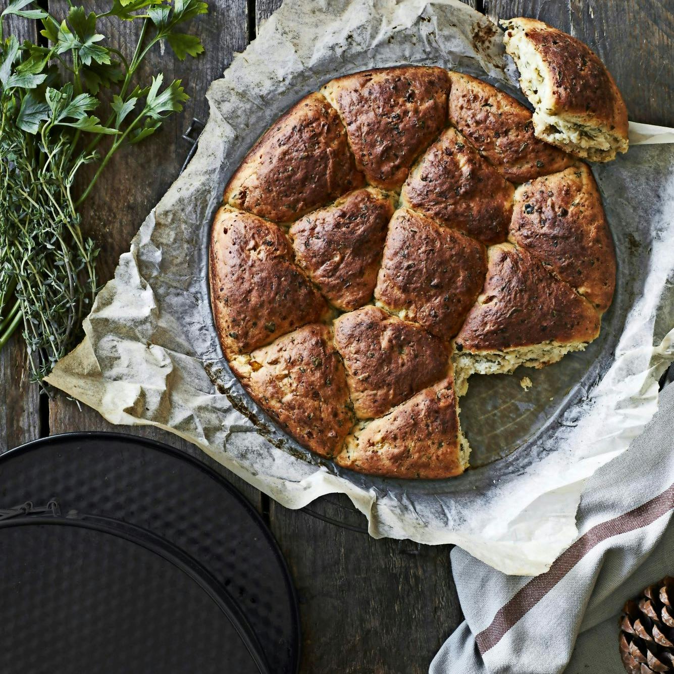Brød med kartofler og krydderurter