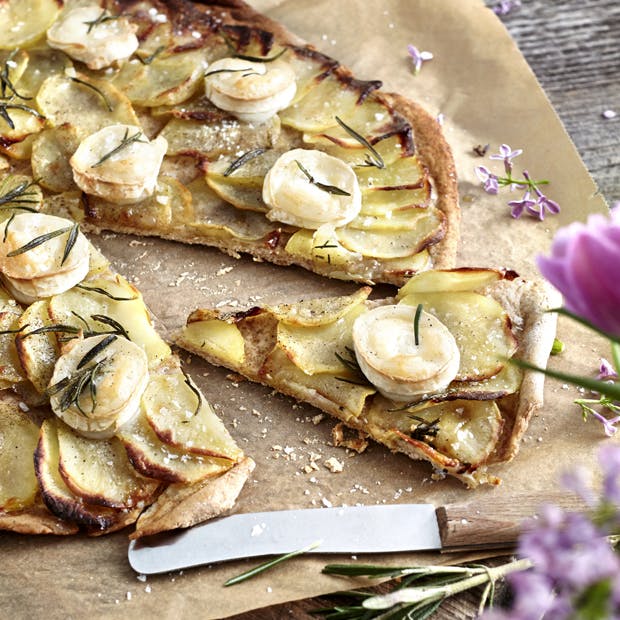 Kartoffelpizza med gedeost