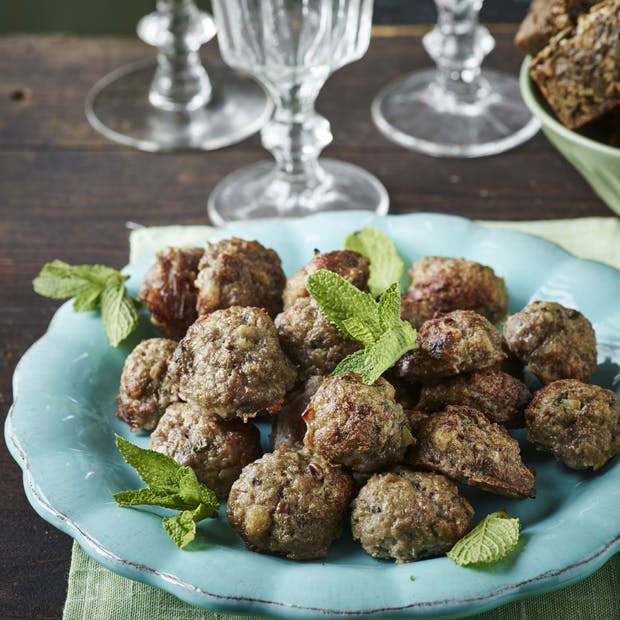 Lammefrikadeller med mynte