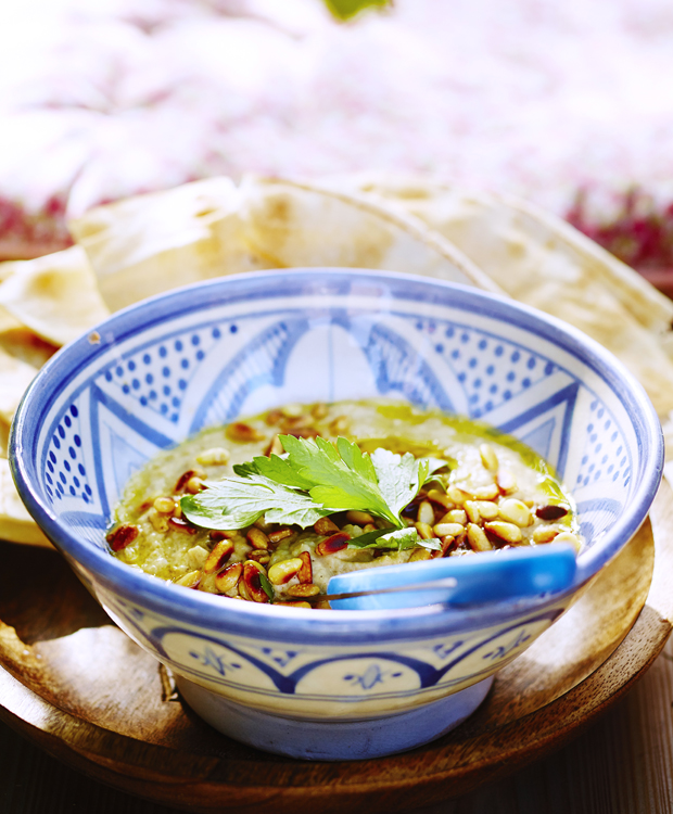 Lette forretter - fladbrød med hjemmelavet auberginedip