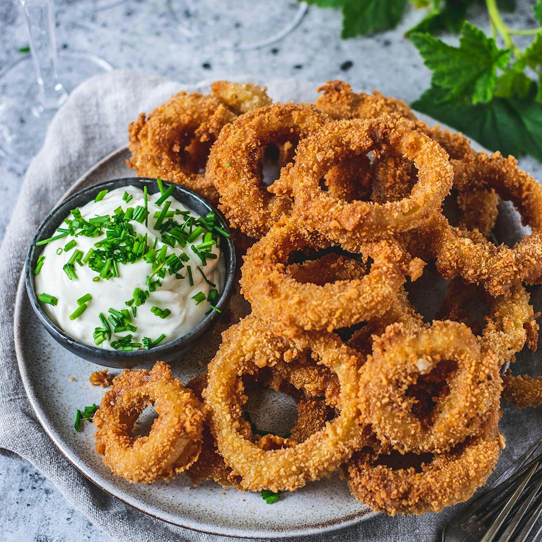Sprøde løgringe med aioli