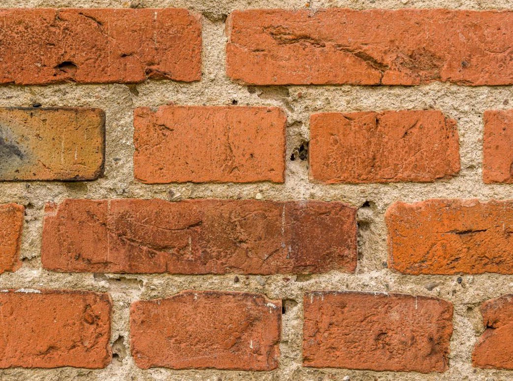 Mur med murbier