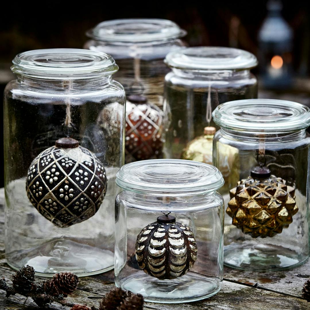 Lav de fineste dekorationer i glas.