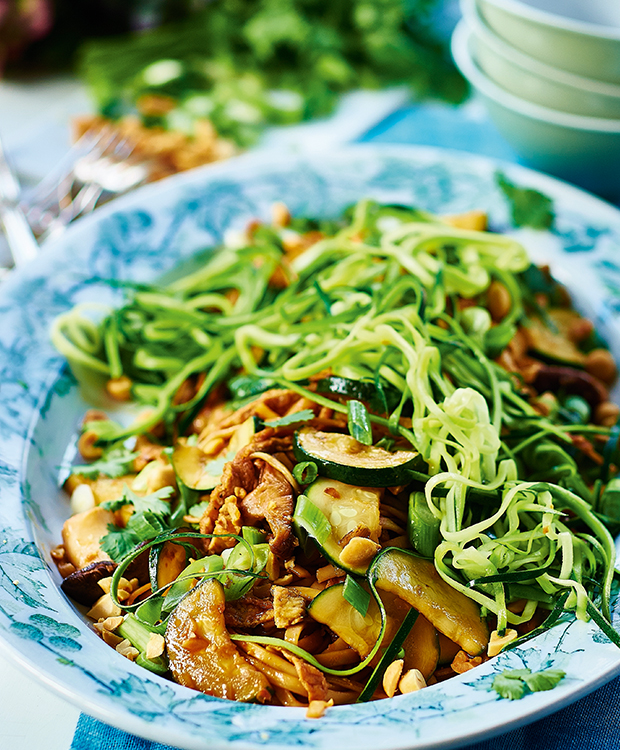 One pot-nudler med squash og svampe