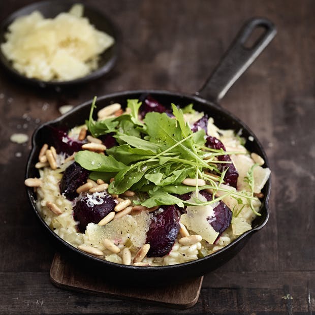 Risotto med rødbeder og pinjekerner