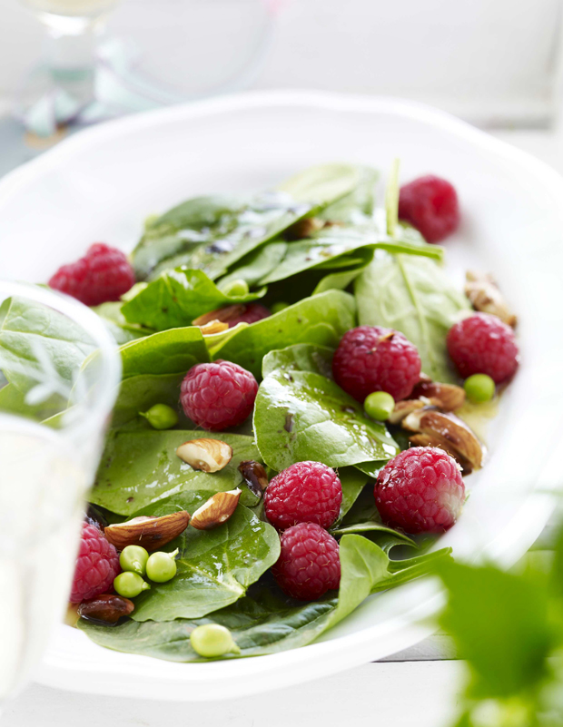 Salat med hindbær og spinat