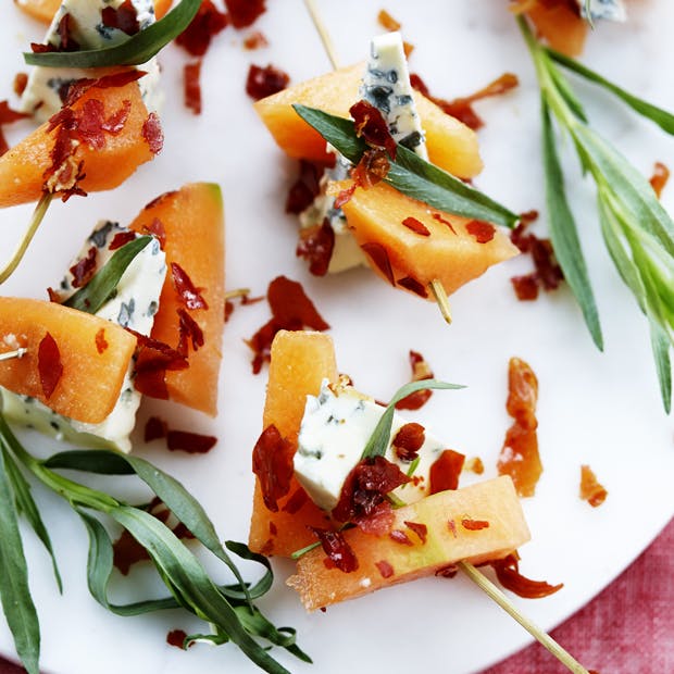 Spyd med melon og parmaskinke