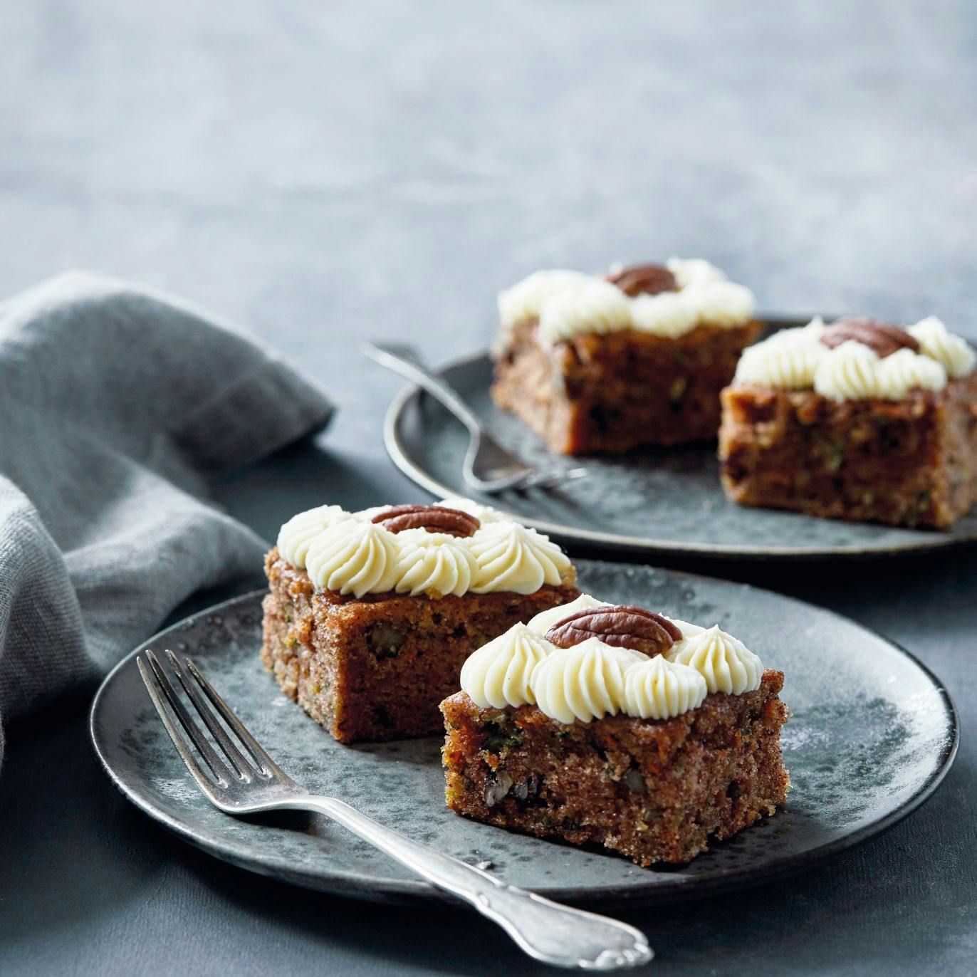 Kage med squash og pekannødder