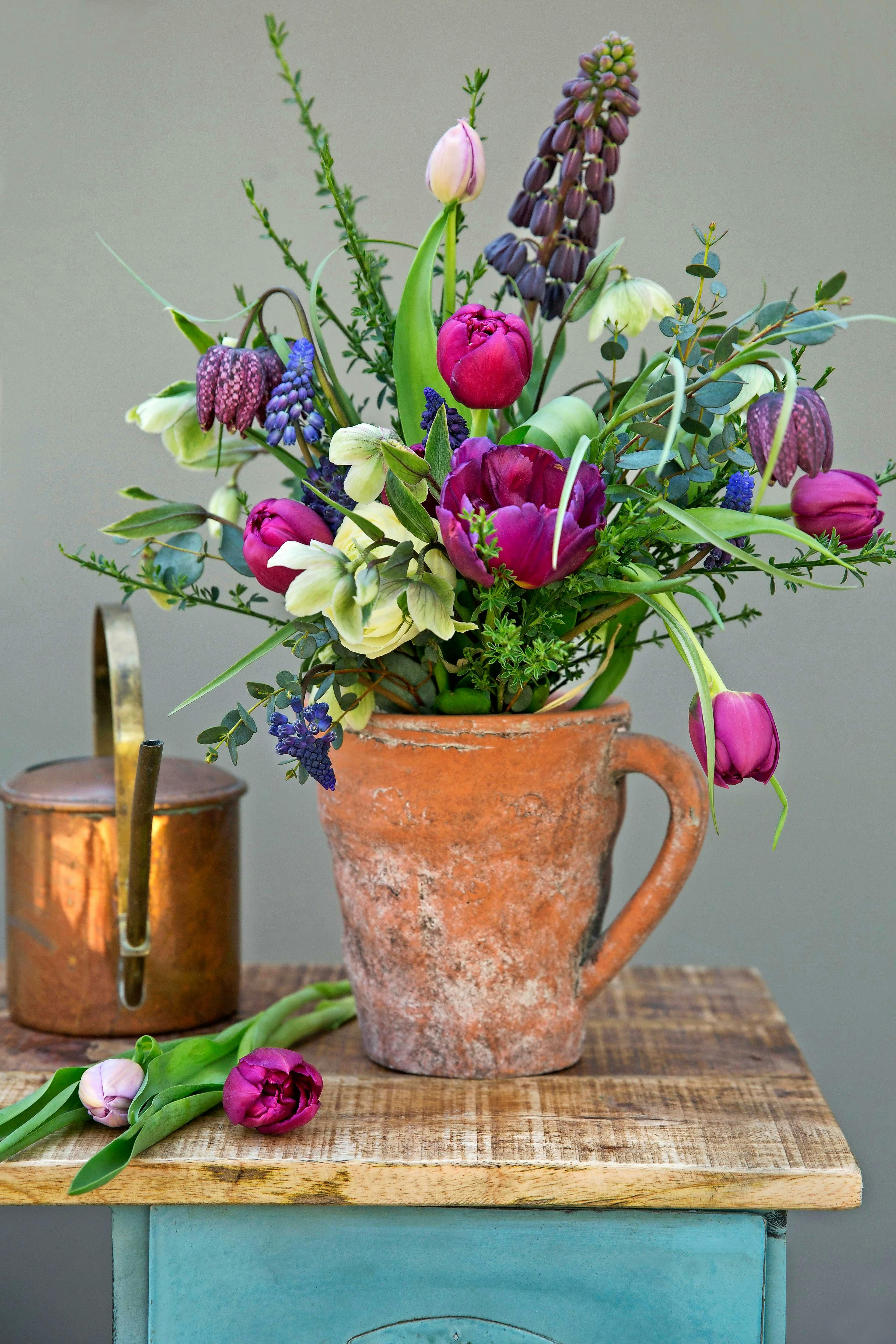 6 forårsbuketter med tulipaner