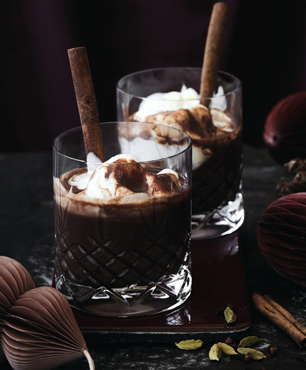 Varm chokolade med vaniljeis og Grand Marnier - juleopskrift