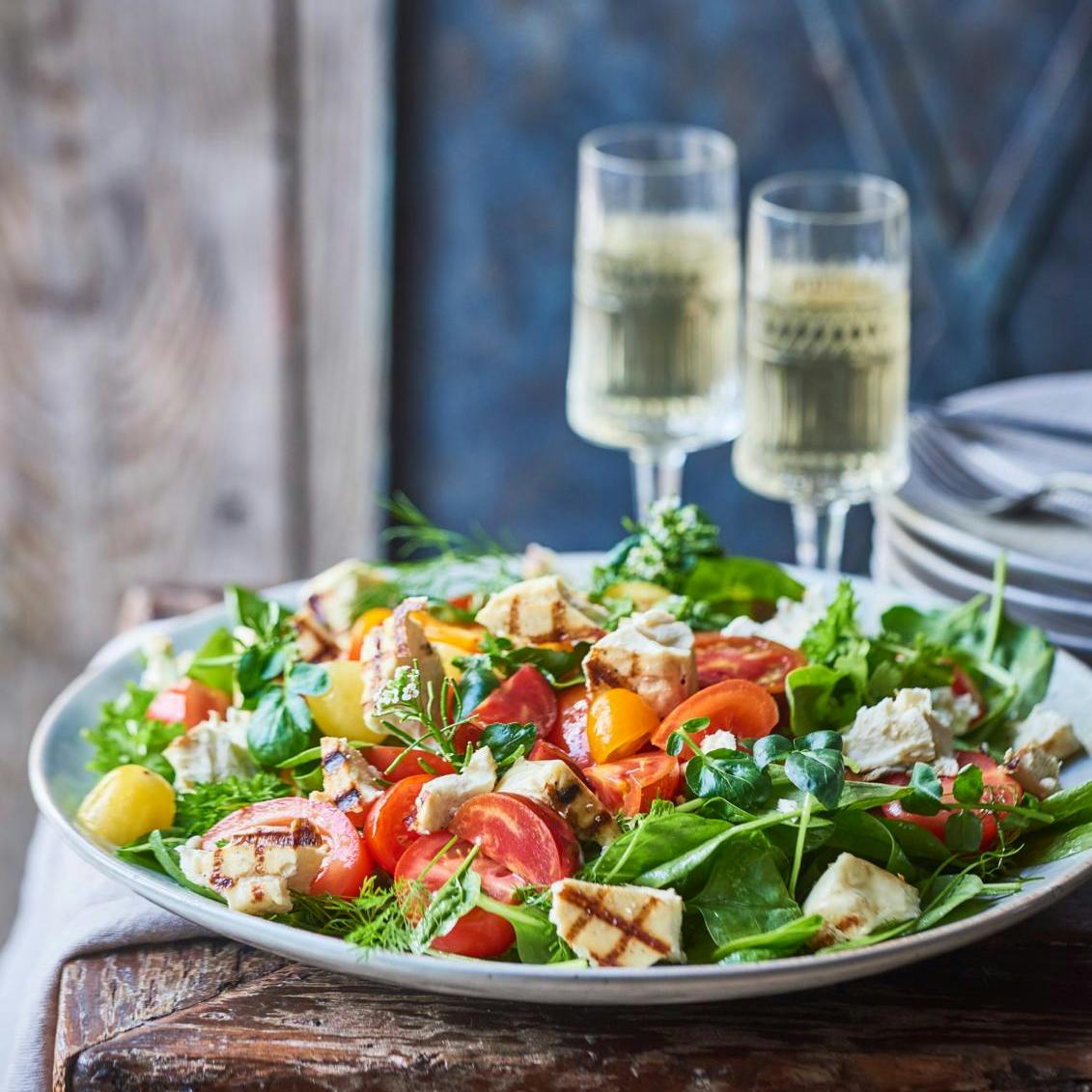 Tomatsalat med halloumi