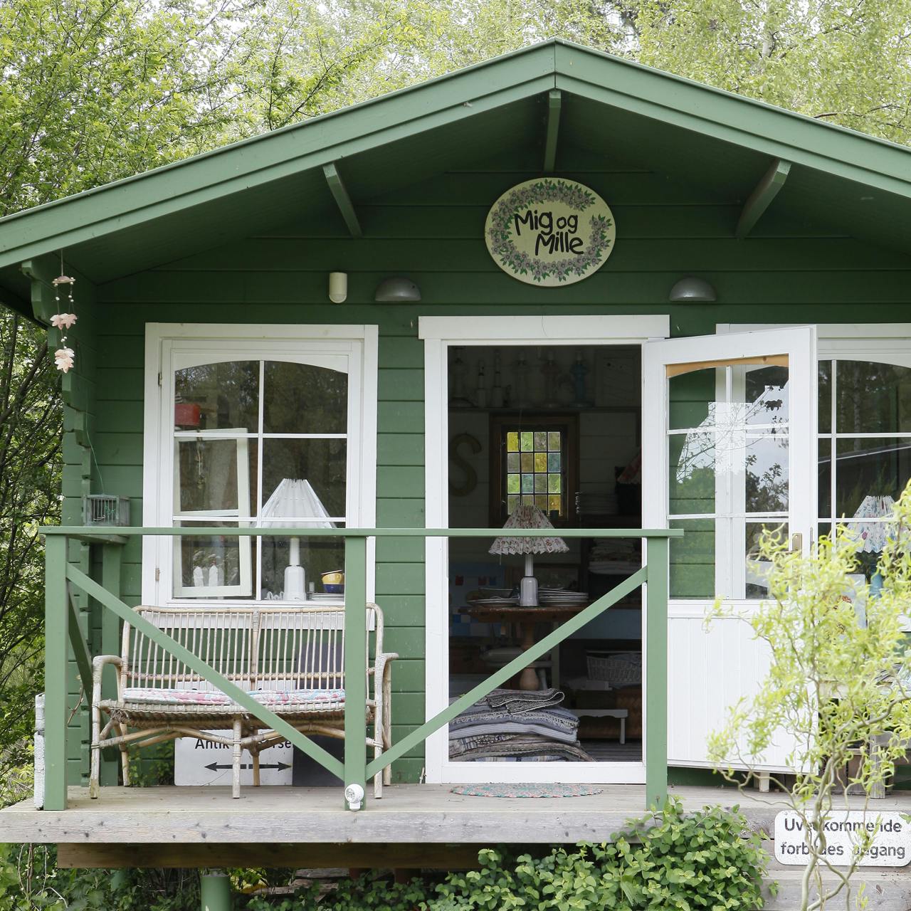 https://imgix.isabellas.dk/media/websites/isabellas-dot-dk/website/bolig/sommerhus/5-hyggelige-sommerhuse-p.jpg