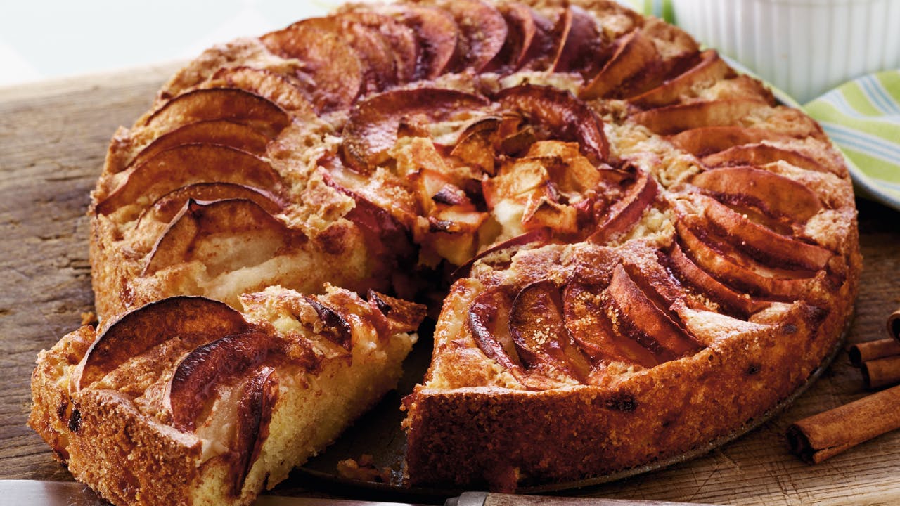 Æblekage med kanel