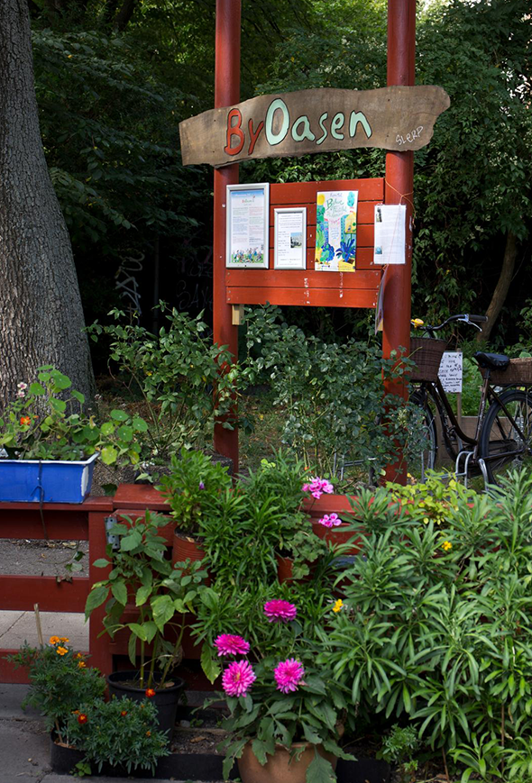 Geder, kaniner og højbede i De Gamles By på Nørrebro