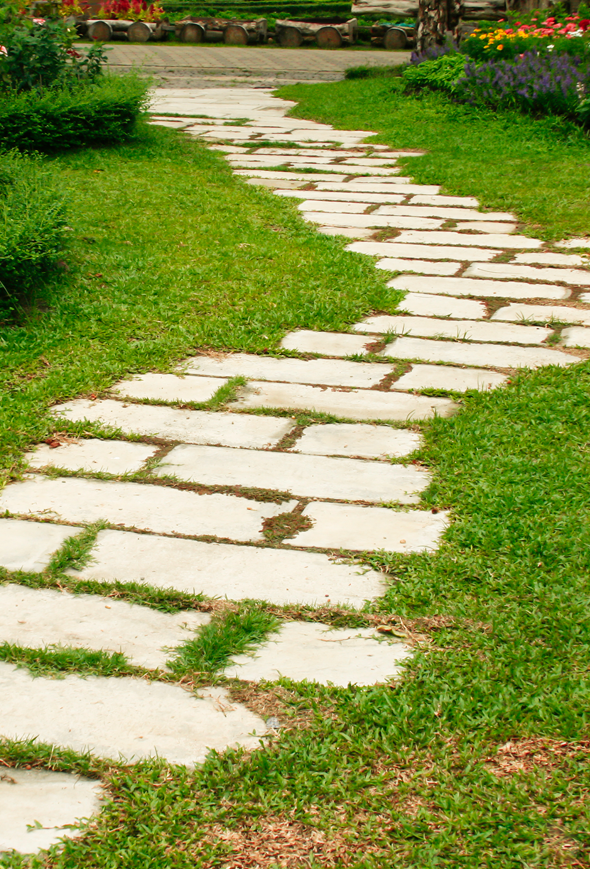 Sten i græsset giver lov til at skyde genvej.