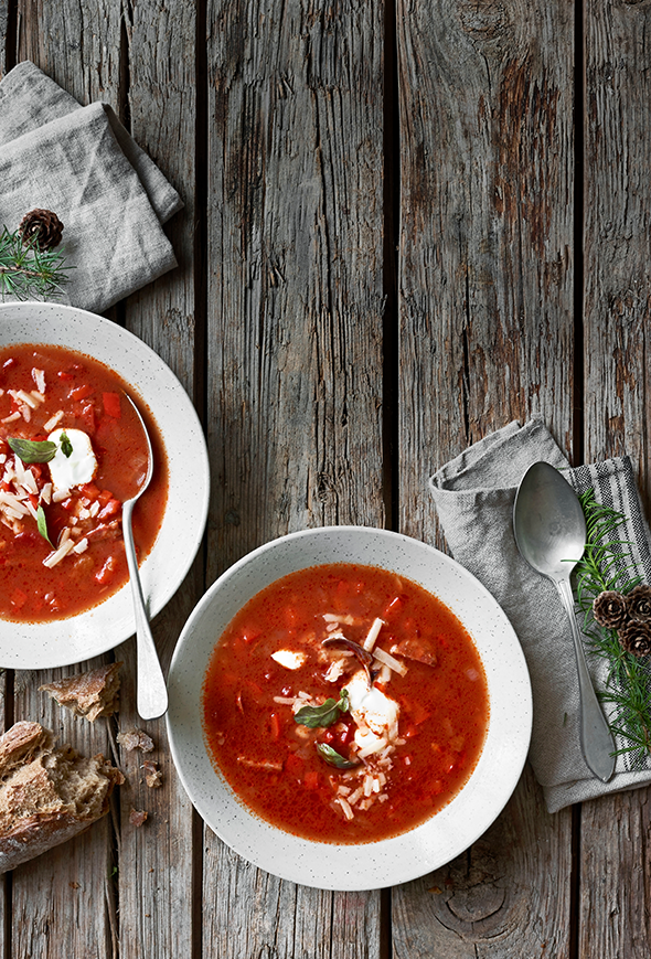 Spansk tomat-peber-suppe