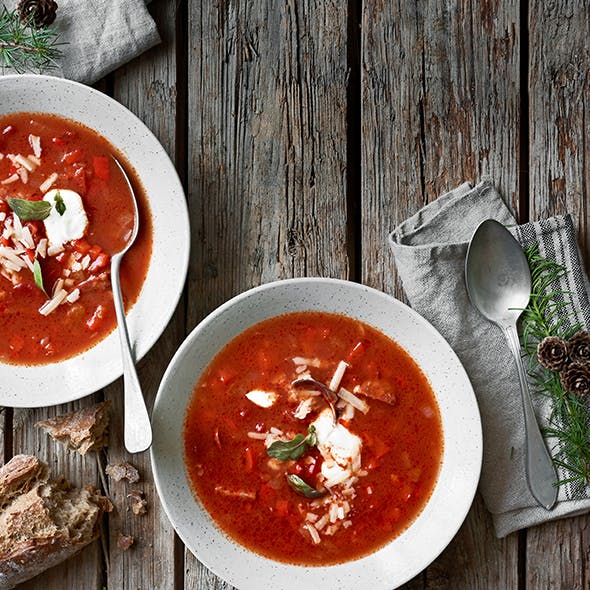 Spansk tomat-peber-suppe